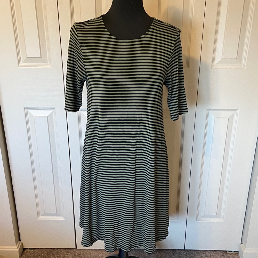 Old Navy Striped Short Sleeve Loose Fit Knit Dress Women’s Size Medium
